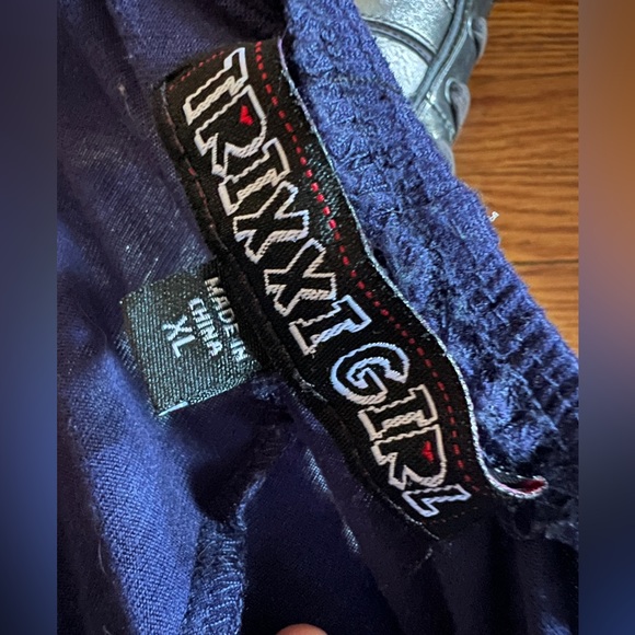 Vintage Floral 90s Trixxi girl on/off shoulder jumpsuit. Size small - Picture 7 of 8